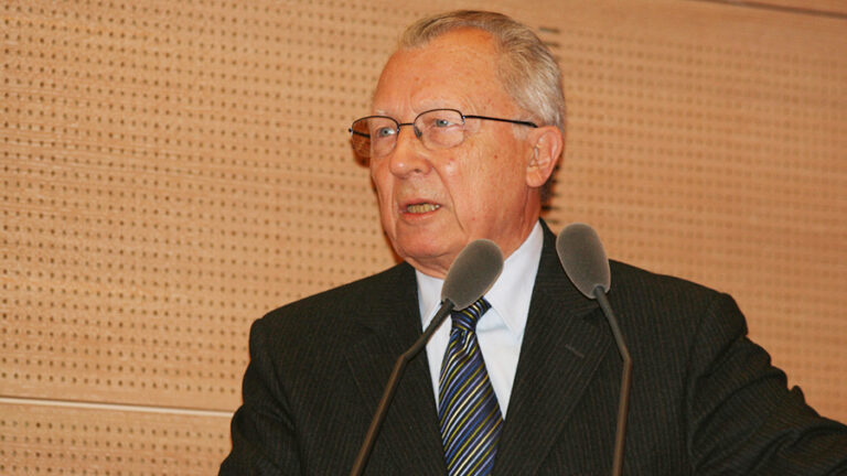 Addio a Jacques Delors, ex presidente della Commissione europea, tra i padri dell’Euro e del mercato unico