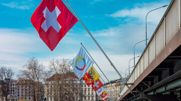 Il Premio per il federalismo a personalità che si sono distinte per un forte impegno a favore della Svizzera federale