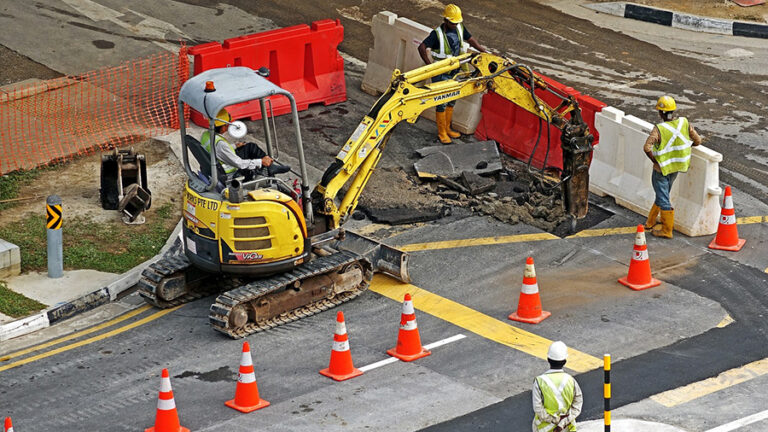 lavori pubblici strada cantiere
