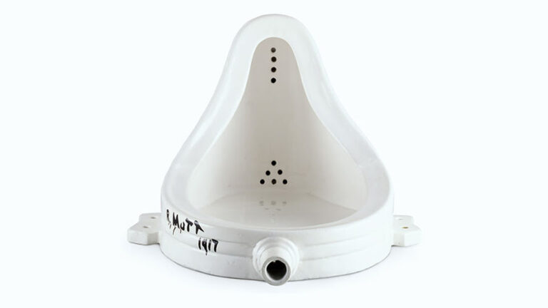 Arte: “Fontana”, l’orinatoio proclamato opera d’arte nel 1917