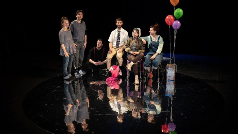 Teatro La Fuffa “Rouille et Paillettes” in una roulotte di un luna park