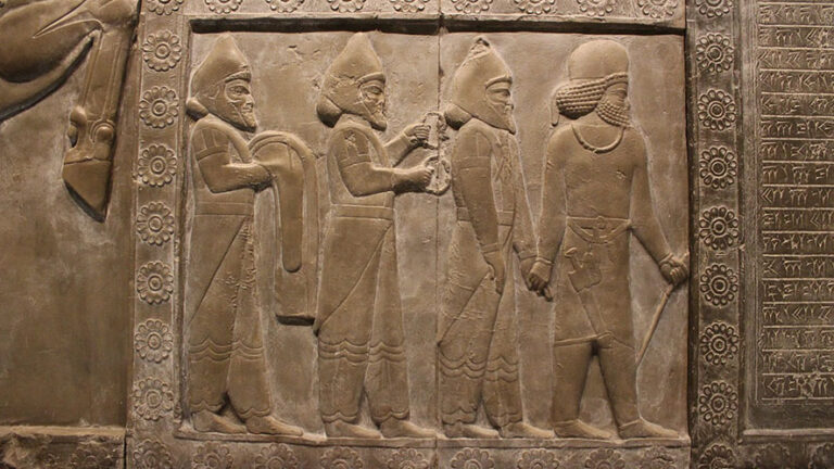 La Svizzera restituisce all’Iraq una statua e due rilievi mesopotamici di grande valore