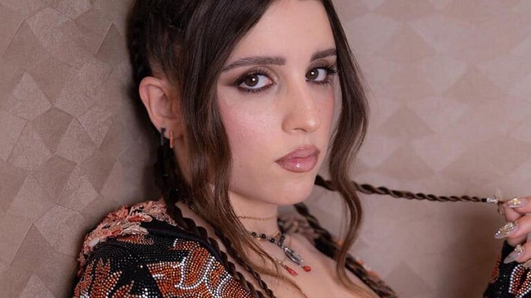 Al Bellinzona Castle On Air Angelina Mango support Sgaffy