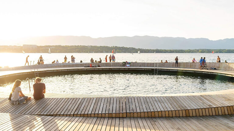 È finalmente arrivata la stagione balneare a Ginevra, la spiaggia ad anello