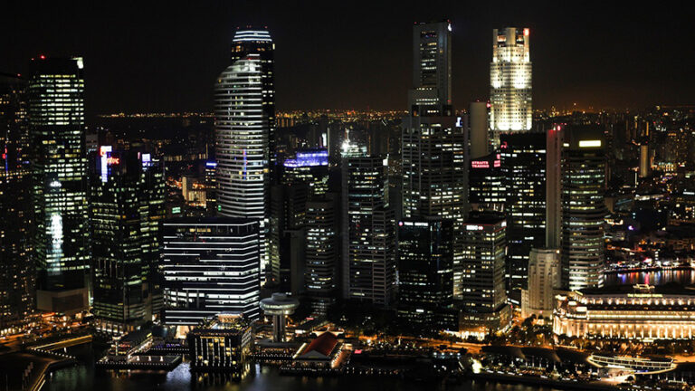 Crescita globale stabile nonostante il rallentamento della disinflazione e la crescente incertezza politica