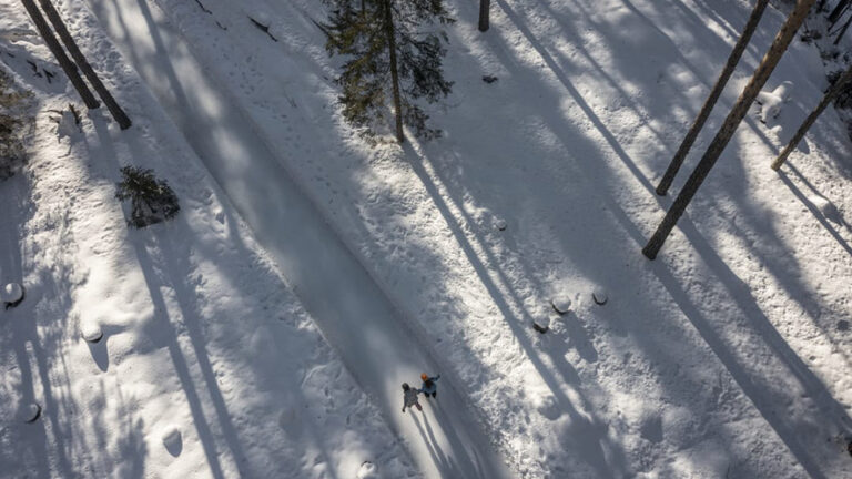 Caux: un inverno da favola sulla pista di ghiaccio naturale