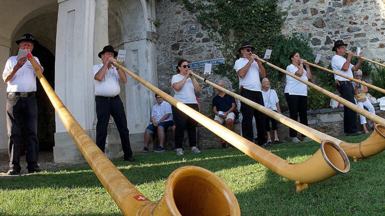 A Klewenalp, 1.006 corni delle Alpi per un record mondiale da brividi