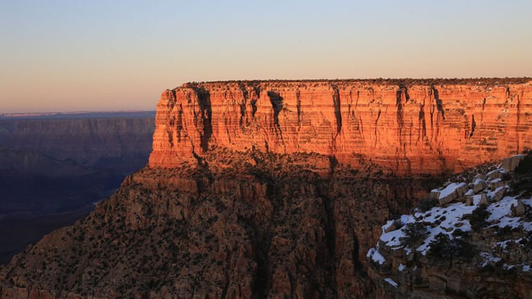Alla scoperta del Grand Canyon, immensa distesa di roccia e colori