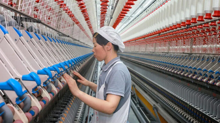 Economia, la produzione industriale cinese è aumentata