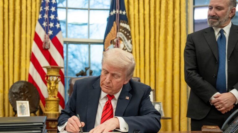 Come andrà la Borsa oggi? La strategia Trump vacilla