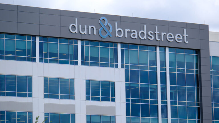 Fallimenti aziendali in Svizzera: stabilità nazionale e dinamiche regionali