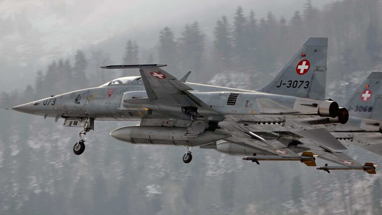 L’Esercito Svizzero potenzia la prontezza della Polizia aerea con un test intensivo