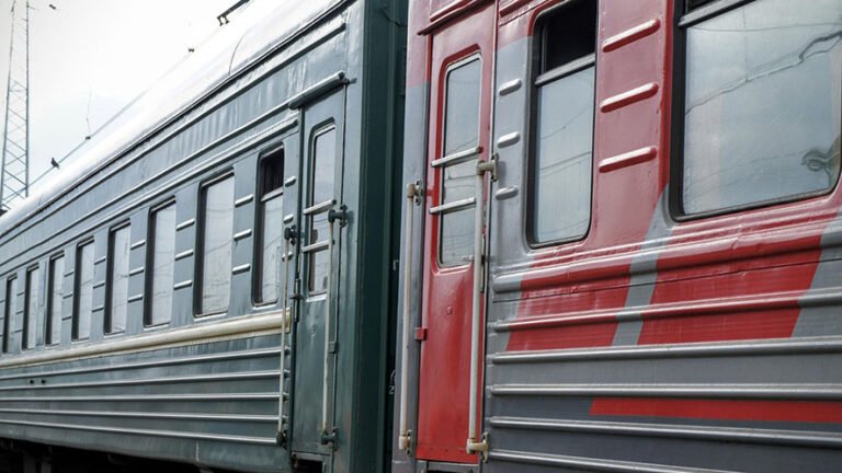 Un viaggio epico attraverso i continenti a bordo della Transiberiana