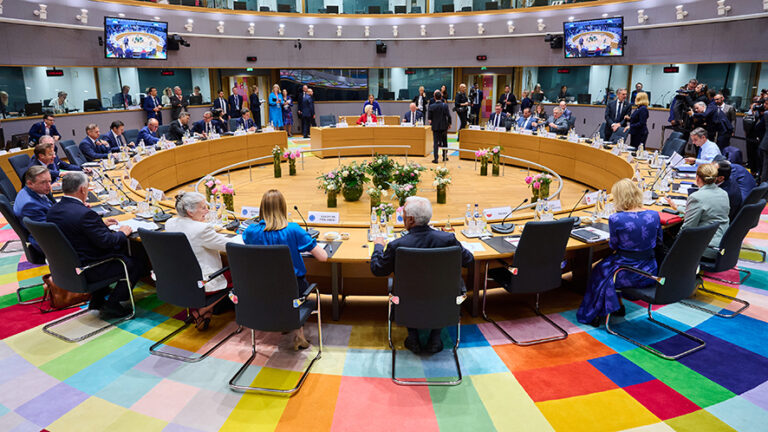 Corsa a tre per la presidenza dell’Eurogruppo: Irlanda, Spagna e Lituania in lizza