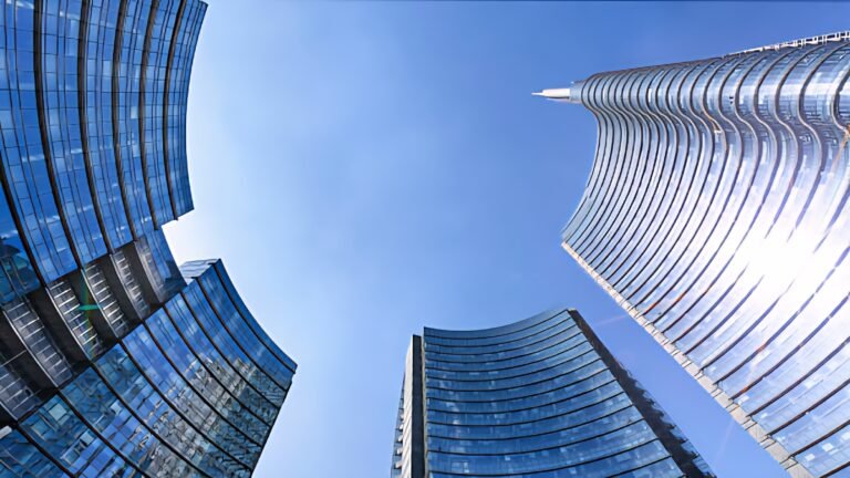 Milano sotto scacco: chi ha comprato casa rischia tutto, il Comune?