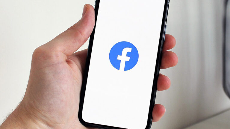 Speciale social: Facebook, dal College alla piattaforma globale