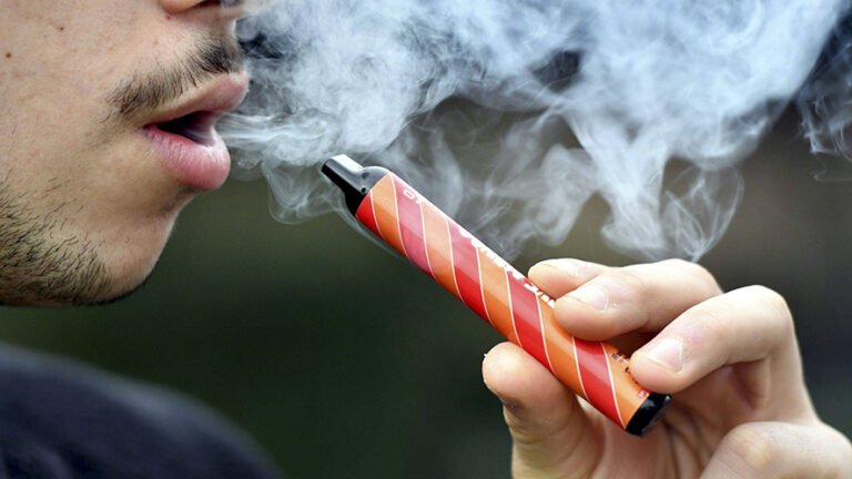 Vietate le sigarette monouso “Puff” a Ginevra
