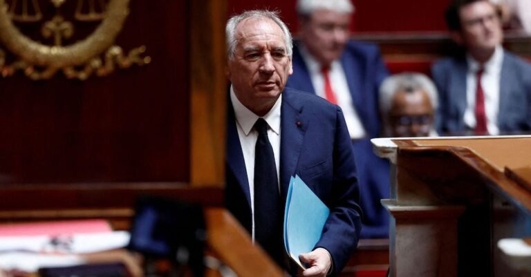 Crisi politica in Francia: Bayrou sfiduciato