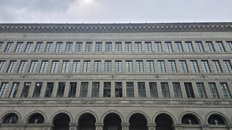 La BNS si ferma: tasso guida bloccato allo 0,0%