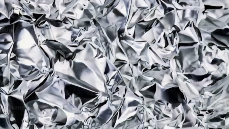 Argento ai massimi: il metallo che corre più dell’oro