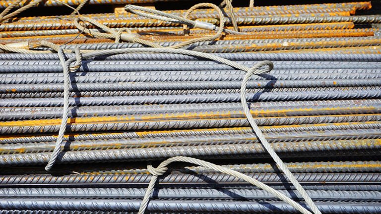 Investire sull’acciaio: opportunità di rialzo e i titoli da tenere d’occhio