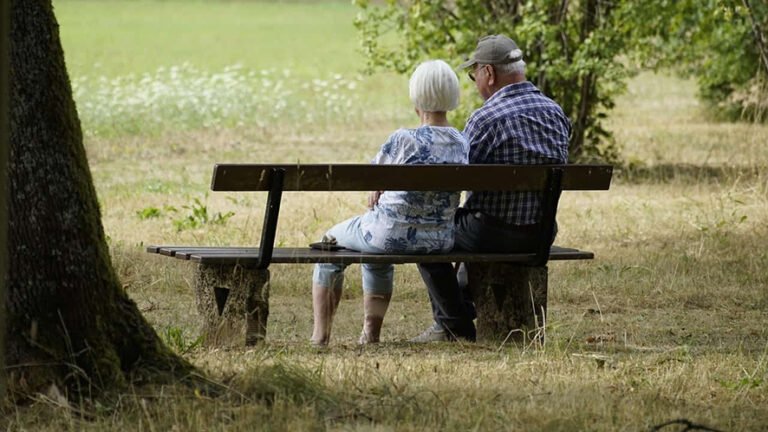 La doppia vita da pensionati svizzeri: una scelta tra due mondi