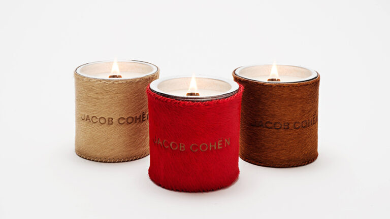 Coccole griffate: l’esclusiva candela sartoriale Jacob Cohën