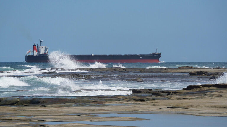 Emergenza ambientale nel Baltico: la “Flotta ombra” russa