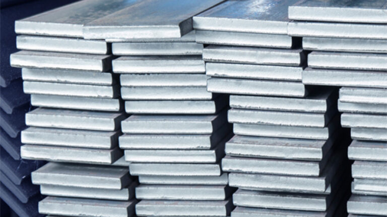 Bruxelles impone dazi su ferroleghe: l’UE difende l’industria interna limitando l’import, malcontento da Norvegia e Islanda