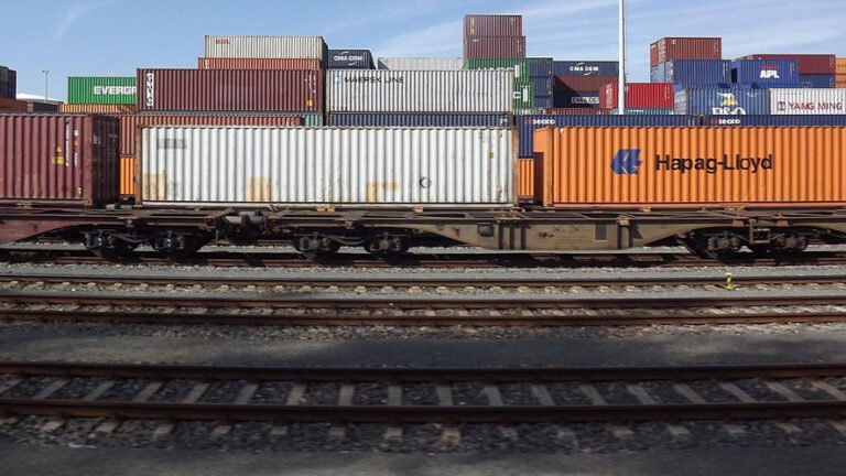 Erenhot, il gigante della logistica euroasiatica: oltre 15.000 treni merci Cina-Europa in cinque anni