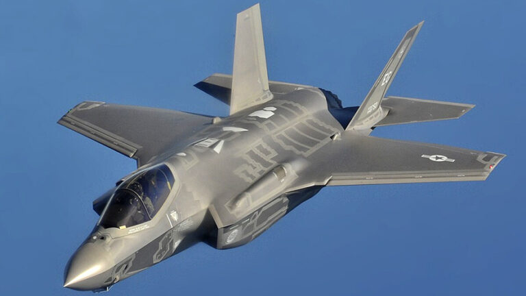 Via libera all’acquisto di aerei F-35A per la Svizzera