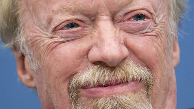 Phil Knight: l’impero Nike e il genio che ha ridisegnato l’Athletic Wear