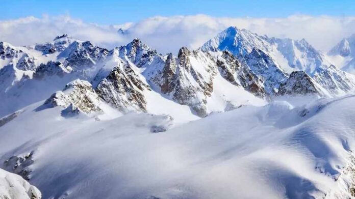 Vacanze sulla neve: il fascino delle Alpi svizzere conquista i turisti