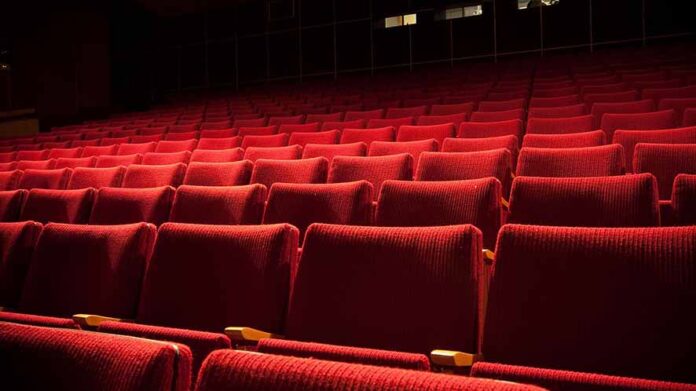 Netflix acquista Warner Bros: cosa cambia per il futuro del cinema?