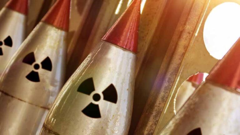 La Svizzera e il trattato proibizione armi nucleari: consegnate 135.000 firme