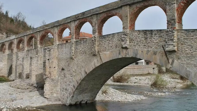 Svelato il segreto del calcestruzzo romano: durabilità e autoriparazione