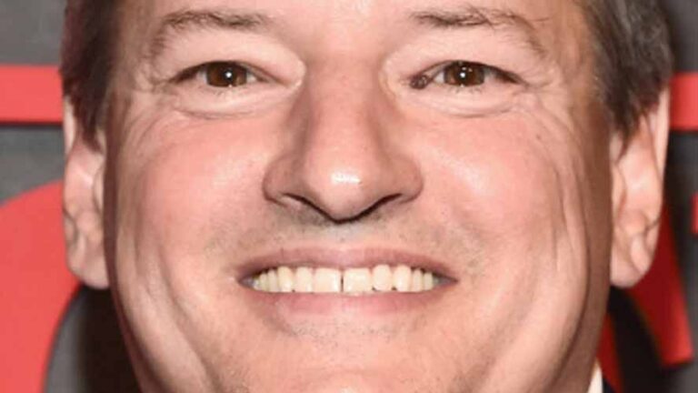 La strategia di Ted Sarandos per la Warner Bros