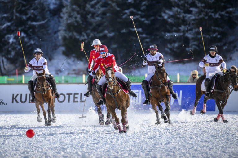Snowpolo St.Moritz 2026: Flexjet e Standing Rock volano in finale sul lago ghiacciato