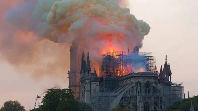 Gli incendi che hanno cambiato la storia: da Londra a Notre-Dame