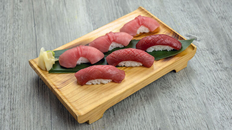 Record storico a Tokyo: il tonno di Capodanno viene battuto per una cifra folle