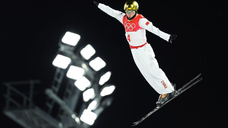 Milano Cortina 2026: Li-Ning veste la Cina con il “Motivo della doppia vittoria”