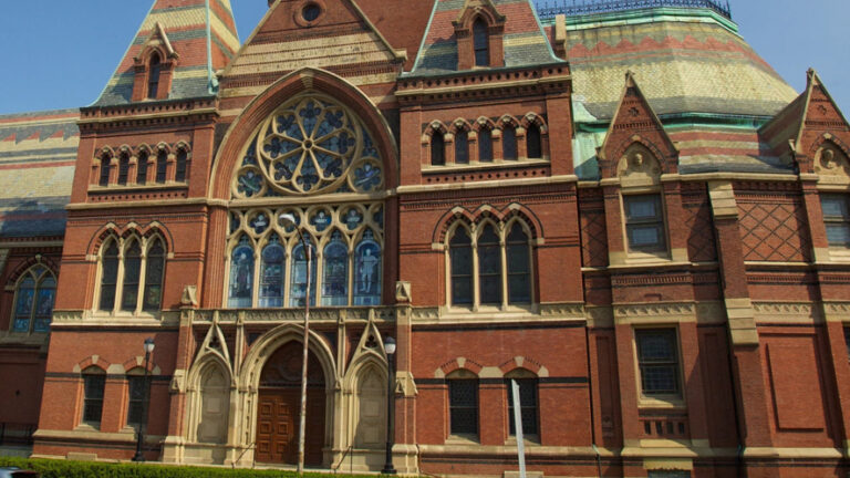 Trump contro il sistema accademico: scontro totale con Harvard