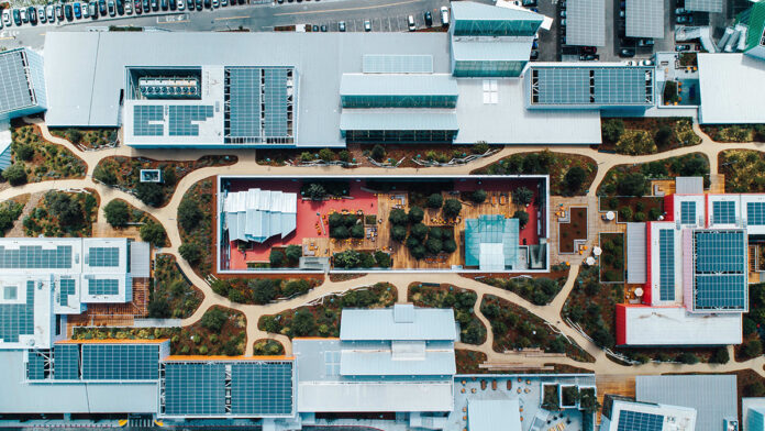 facebook-nuova-sede-ghery-6 I social network sono ancora social? Il tramonto delle relazioni digitali