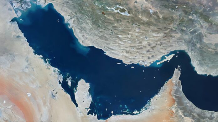 L’Iran prende di mira gli impianti energetici del Golfo: danni in Qatar, Arabia Saudita, Emirati e Kuwait