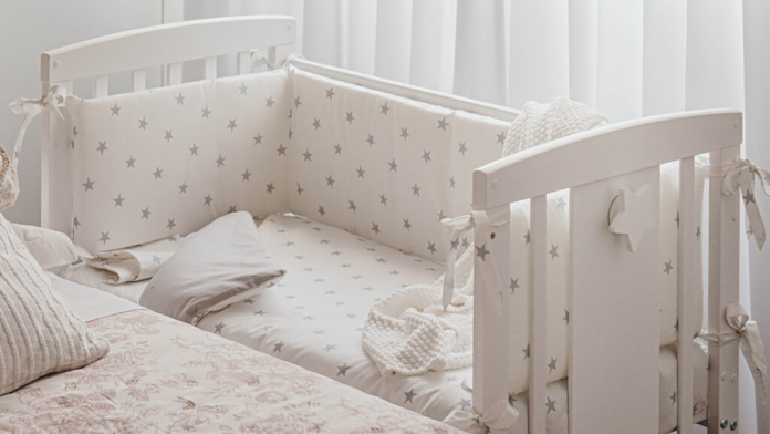 Fertilità UE ai minimi storici: l’Europa tocca il fondo nel 2024