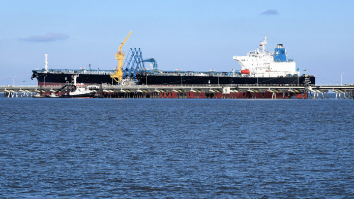 Nave Mercati e geopolitica: il “Disgelo” di Hormuz abbassa i rendimenti