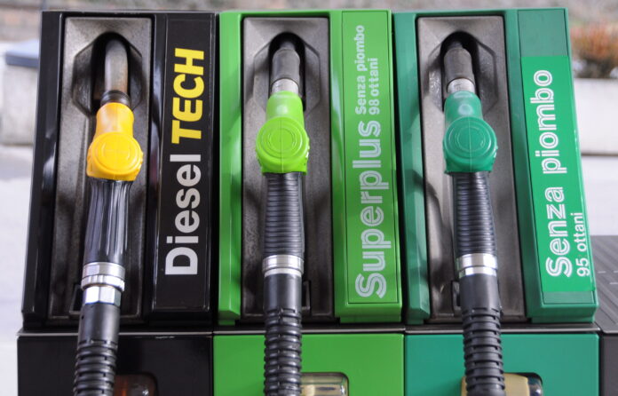 042 Approvvigionamento in Svizzera: il 70% della benzina arriva dall’UE