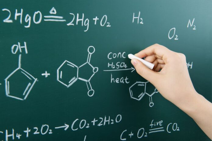 Chimica: produttori UE chiedono indagini sui cinesi per l’elusione dai dazi