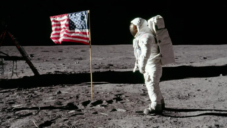Apollo 11: ecco quanto è costato davvero mandare l’uomo sulla Luna “fra miliardi e innovazione”