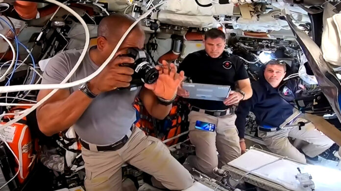 Missione Artemis II: il ritorno sulla Luna è un “affare da miliardi”